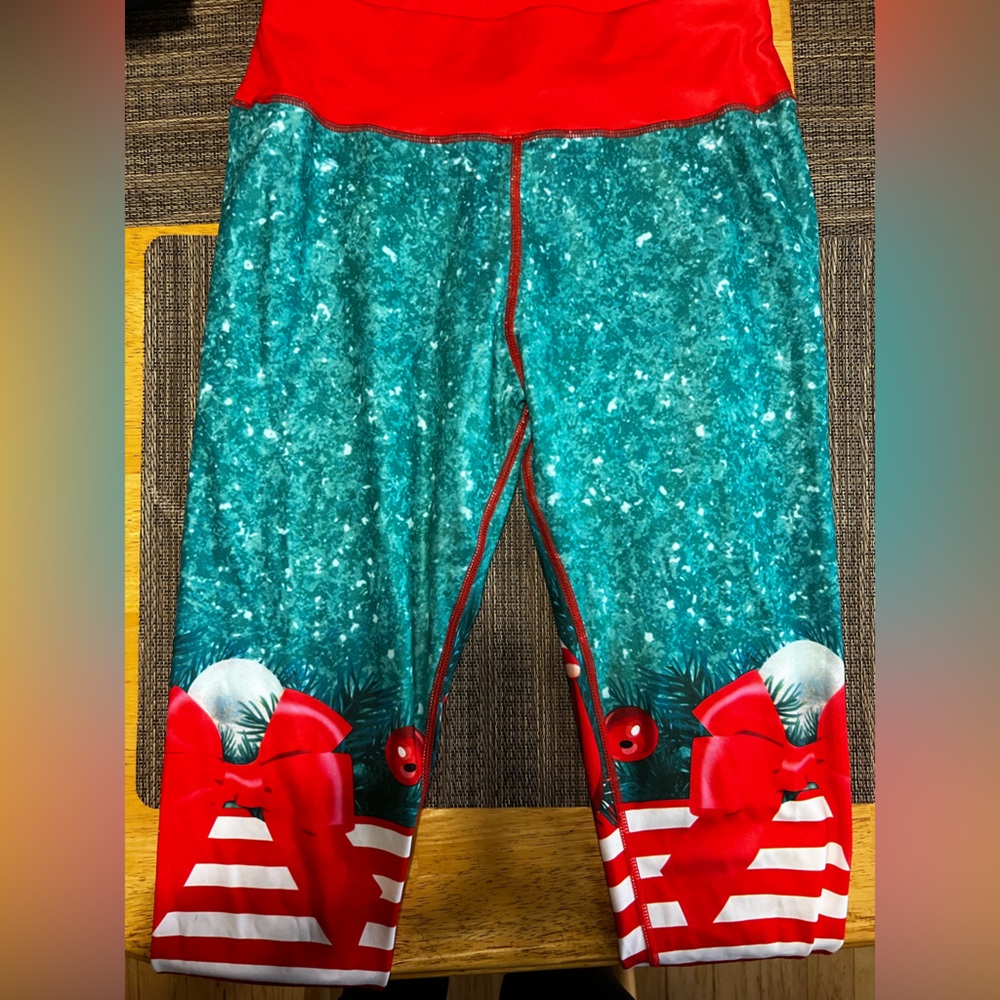 Womens workout leggings size small Christmas style size Small would fit most med